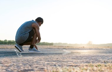 2023 yılı. İnsanoğlu 2023 yılbaşı yolculuğuna ve gelecek vizyon konseptine hazırdır. İş adamı 2023 'ün başında başarılı bir başlangıç için yeni yıl kutlamalarına doğru yol alıyor..