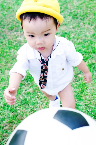 Baby play ball — Stock Photo, Image