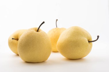 Çince armut, RIPE Nash'e armut, altın armut, beyaz zemin üzerine armut meyve
