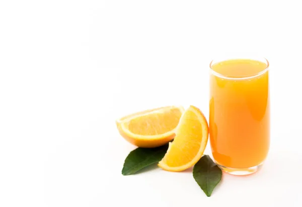 Φρεσκοστυμμένο Χυμό Πορτοκαλιού Που Απομονώνεται Λευκό Φόντο Υψηλή Βιταμίνη — Φωτογραφία Αρχείου