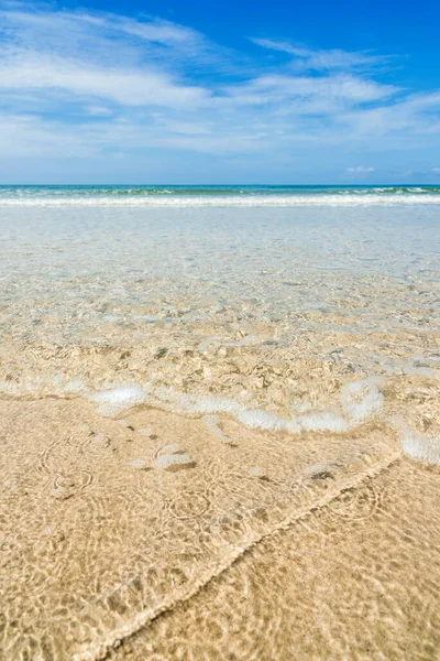 砂浜の海の波 — ストック写真