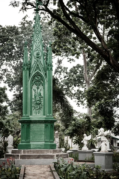 在印度尼西亚首都雅加达的旧墓地博物馆 prasasti — 图库照片