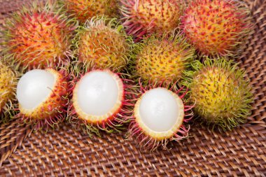 soyulmuş tüylü meyve rambutan Endonezya