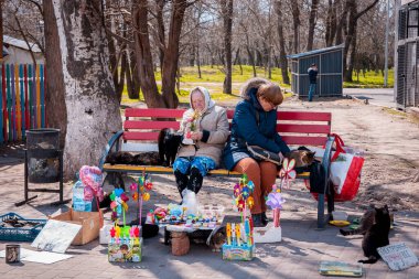     Grandmothers in Luzanovka in Odesa. Trade in Odesa