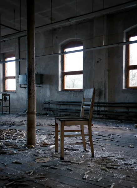 Одинокий стул — стоковое фото