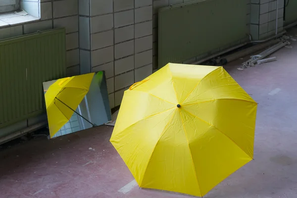 Paraply med speglar — Stockfoto