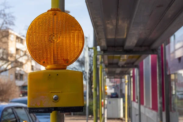 Eine Warnlampe Auf Einer Baustelle Der Stadt Nahaufnahme — Stockfoto