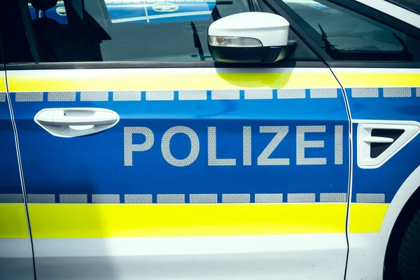Поліцейський Автомобіль Збоку Німецькою Текстовою Поліцією — стокове фото