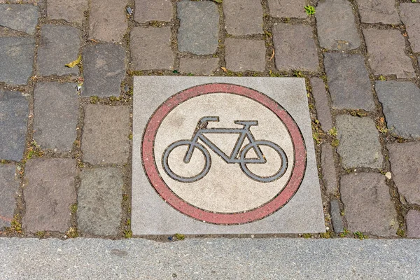 Symbole Sur Les Pavés Interdits Pour Les Vélos — Photo