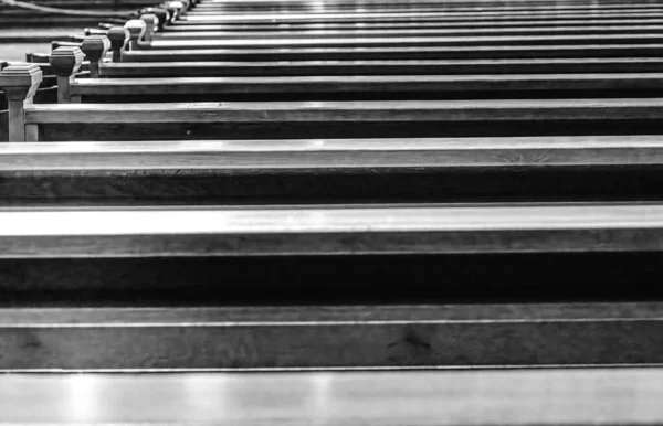 교회는 흑백으로 — 스톡 사진