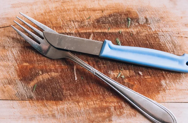 Cuchillo Con Tenedor Sobre Una Tabla Madera Rústica — Foto de Stock