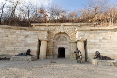 Lake Proval 'daki edebi karakter Ostap Bender anıtı.