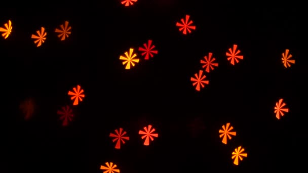 Блимає Боке Запалює Сніжинки Декоративній Гірлянді Чорному Тлі Святковий Мерехтливий — стокове відео