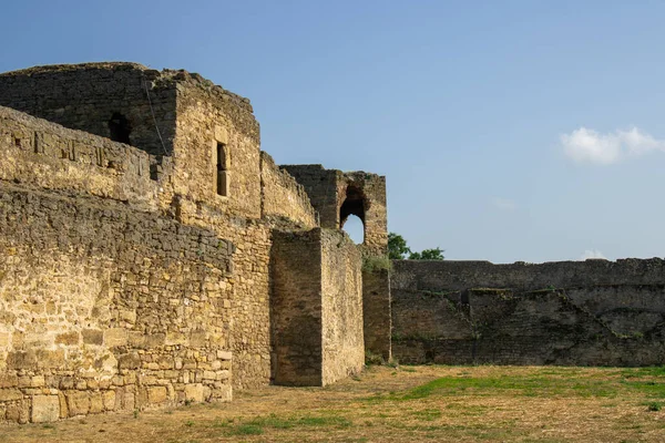 Forntida Fästning Militärtornsbefästningar Medeltida Säkerhets Försvarsmur Som Omger Gamla Stan — Stockfoto