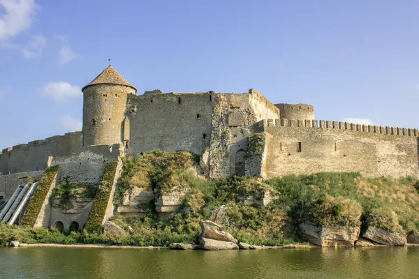 Vue Forteresse Médiévale Défensive Depuis Mer Contre Ciel Bleu Ancienne — Photo