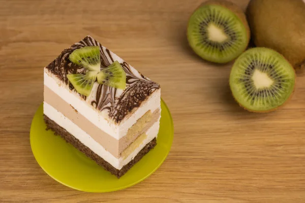 Cake Plate Decorated Kiwi Slices — Stock Photo, Image