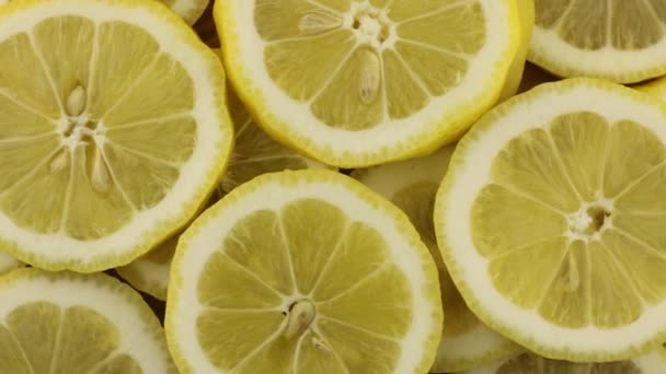 Лимонные Ломтики Вращаются Крупным Планом Вид Сверху Витамин — стоковое видео