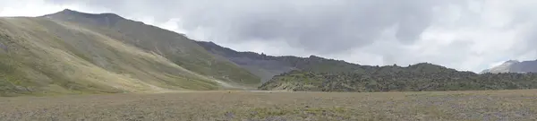 Panorama Sur Les Montagnes Caucase Été Belles Ombres Des Nuages — Photo