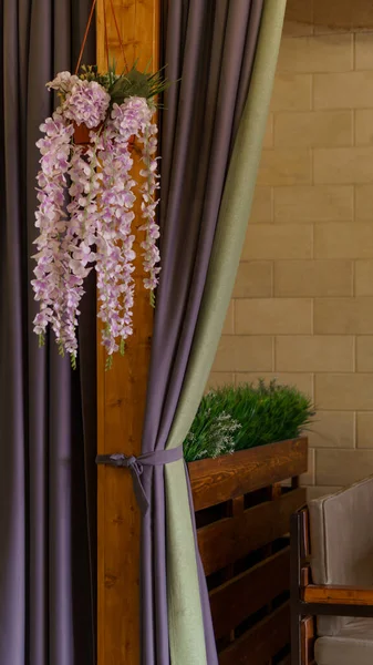 Details Aus Dem Inneren Des Restaurants Nahaufnahme Eine Schöne Blume — Stockfoto