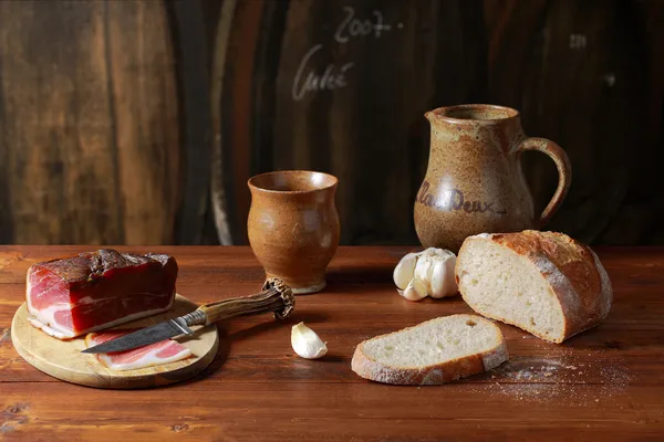 şarap mahzenine snack