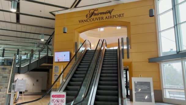 Vancouver Kanada Stycznia 2022 Widok Wejście Hotelu Fairmont Międzynarodowym Lotnisku — Wideo stockowe