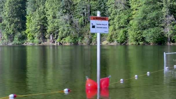 View Sign Sudden Drop Unstable Bottom Buntzen Lake Reservoir Recreation — Vídeo de Stock