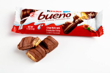4 Mayıs 2021. - New York. Kinder Bueno kremalı sütlü çikolata parçaları..