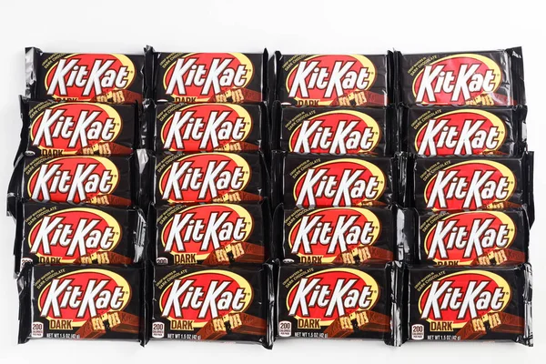 May 2021 New York Kit Kat Wafer Bar Coated Dark — Stock Photo, Image