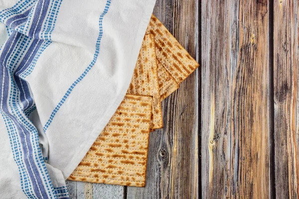 Joods Matzah Brood Met Tallit Houten Rustieke Achtergrond Pascha Vakantie — Stockfoto