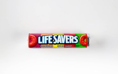 Yuvarlak Life Savers sert şekeri.