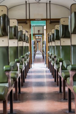 bir antika Hollandalı tren vagonu iç