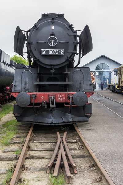 Underhåll på en historisk ångtåg. — Stockfoto