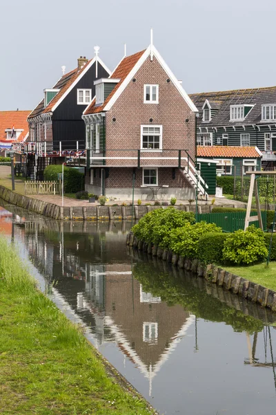 Historické holandské rybářské vesničky zvané marken — Stock fotografie