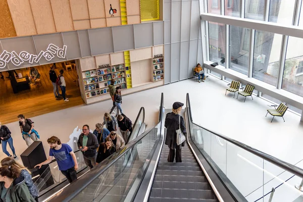 Interieur Forum Builiding in Groningen, Nederland Rechtenvrije Stockfoto's