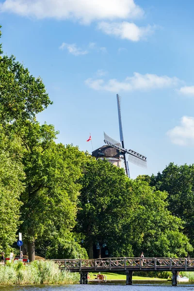 乌得勒支市中心的风车 — 图库照片