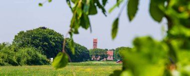 Groningen 'deki tarihi kilise Midwolde