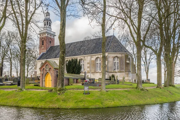 Kostel v Tjamsweer v Nizozemsku — Stock fotografie