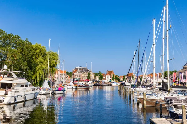 Miejska wioska rybacka Enhuizen Holandia — Zdjęcie stockowe