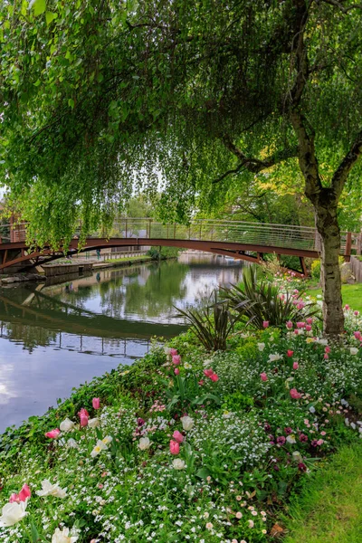 Cityscape with Eure river in Chartres Eure-et-Loire in France — Stockfoto