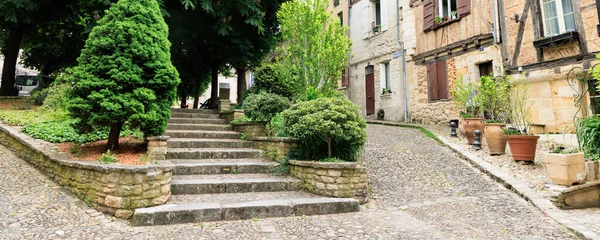 Littel Park Met Trappen Huizen Bergerac Dordogne Regio Zuidwest Frankrijk — Stockfoto