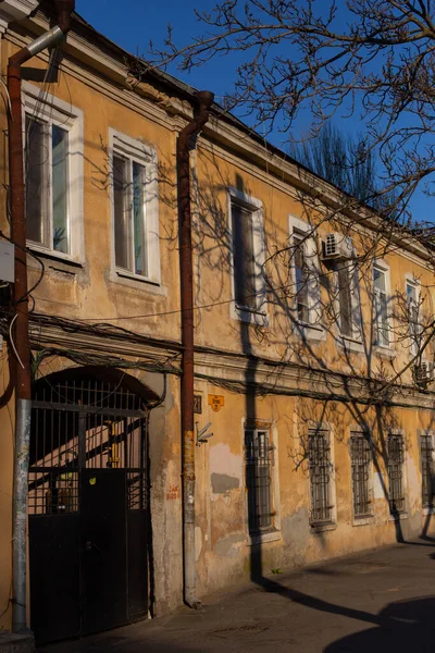 Sunny Spring Evening Old Moldovanka District Odessa Ukraine Old Dilapidated — Stock Photo, Image