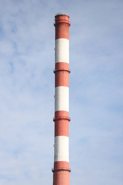 Tall Thin Two Color Red White Chimney Background Blue Sky — 图库照片