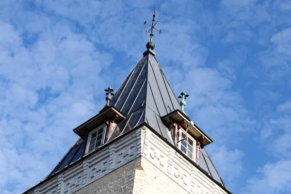 Unique Architecture Style Roof Details Windows Sunny Daylight Day Clouds — Stock Photo, Image