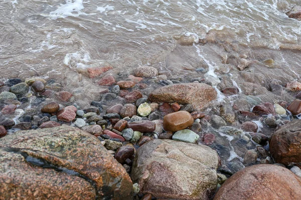 Θέα Στην Παραλία Μεγάλους Και Μικρούς Βράχους Κοντά Στη Βαλτική — Φωτογραφία Αρχείου