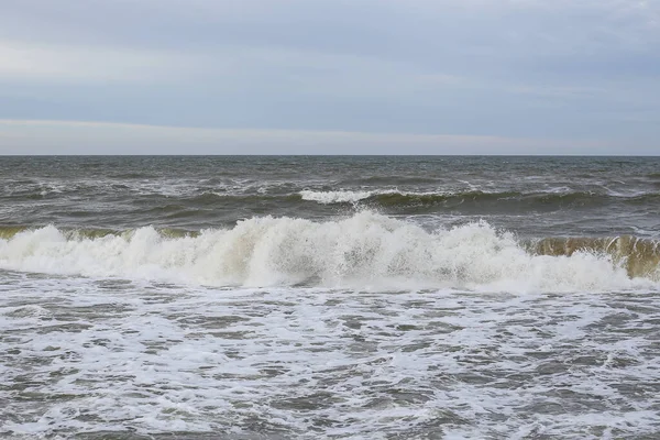 Mar Báltico Vista Del Mar Costa Pequeñas Olas Foto Tomada — Foto de Stock