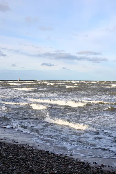 Vista Mar Báltico Con Olas Clima Nublado Foto Tomada Una — Foto de Stock