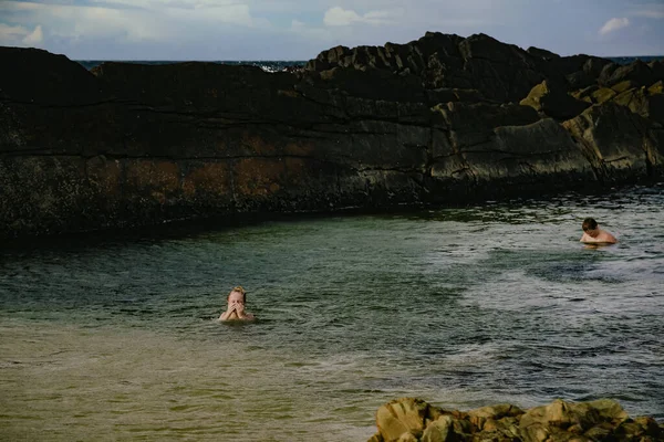 Niños Nadando Tanks Atracción Turística Piscina Roca Natural Forster Nueva — Foto de Stock