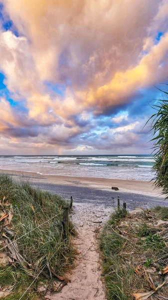 Tallow Beach Byron Bay Vibrant Pink Clouds Sunset — Stock Photo, Image