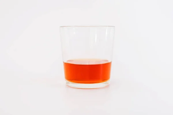 Ein Glas Whisky Auf Weißem Hintergrund — Stockfoto
