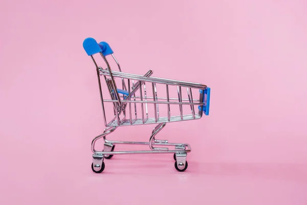 Carrello Del Giocattolo Della Spesa Sfondo Rosa Pastello Bello Alla — Foto Stock